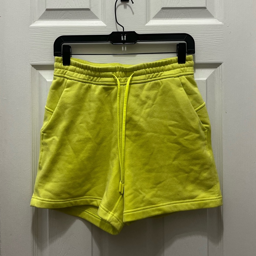 LULULEMON Softstresm High-Rise Short 4”